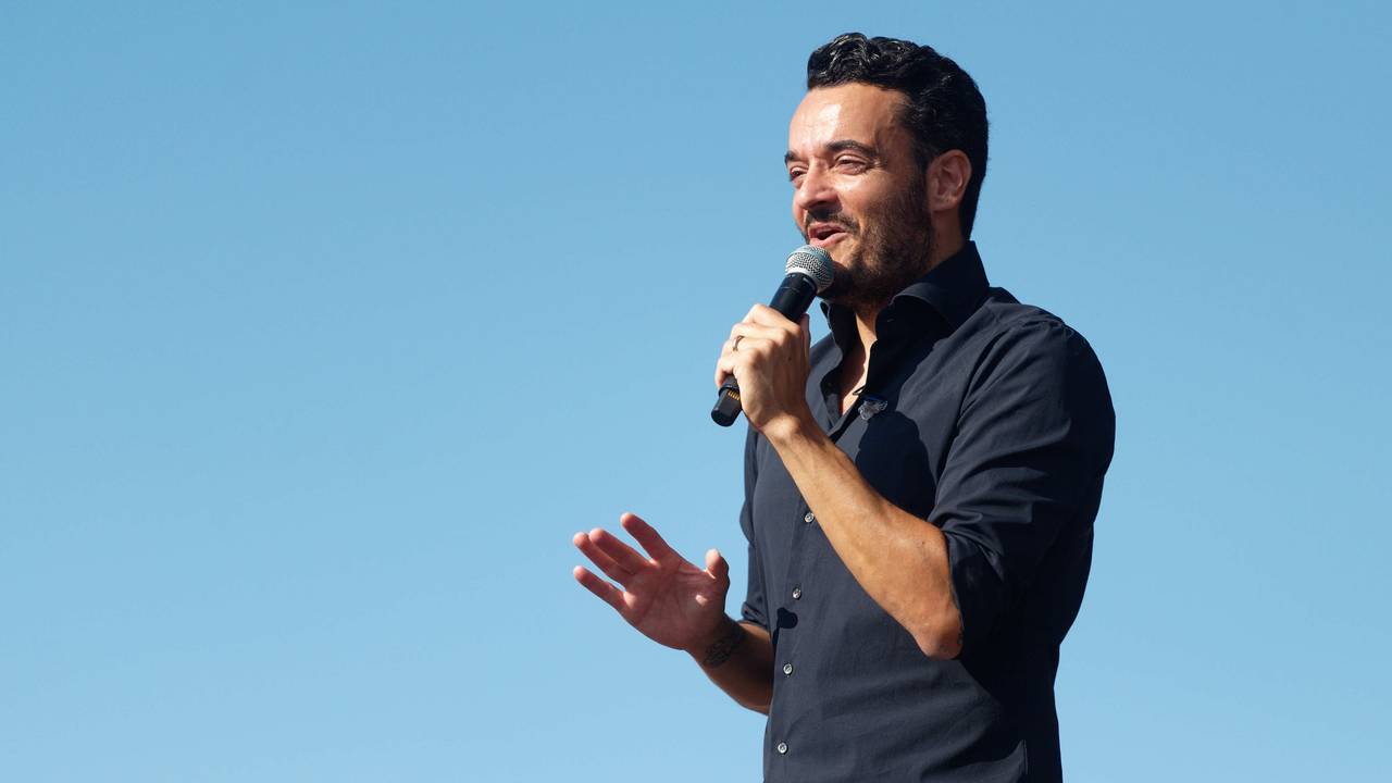 Der Sänger Giovanni Zarrella steht beim Schlager-Event „Lieblingslieder“ in der Rheinaue auf der Bühne.