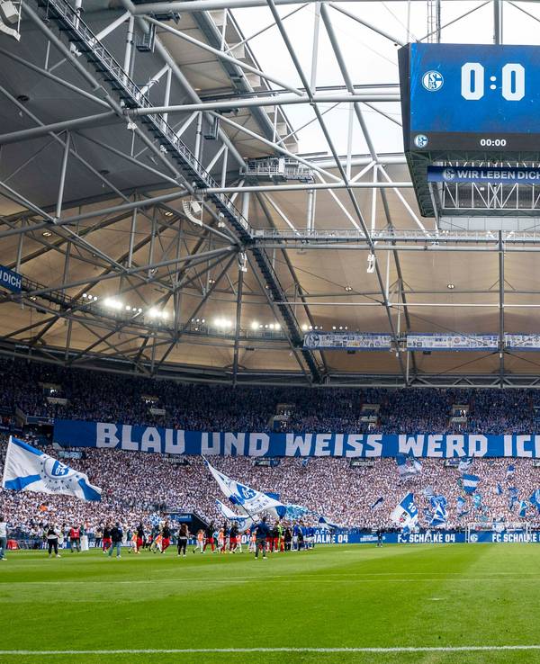 Blick in die Veltins-Arena vor einem Spiel von Schalke 04
