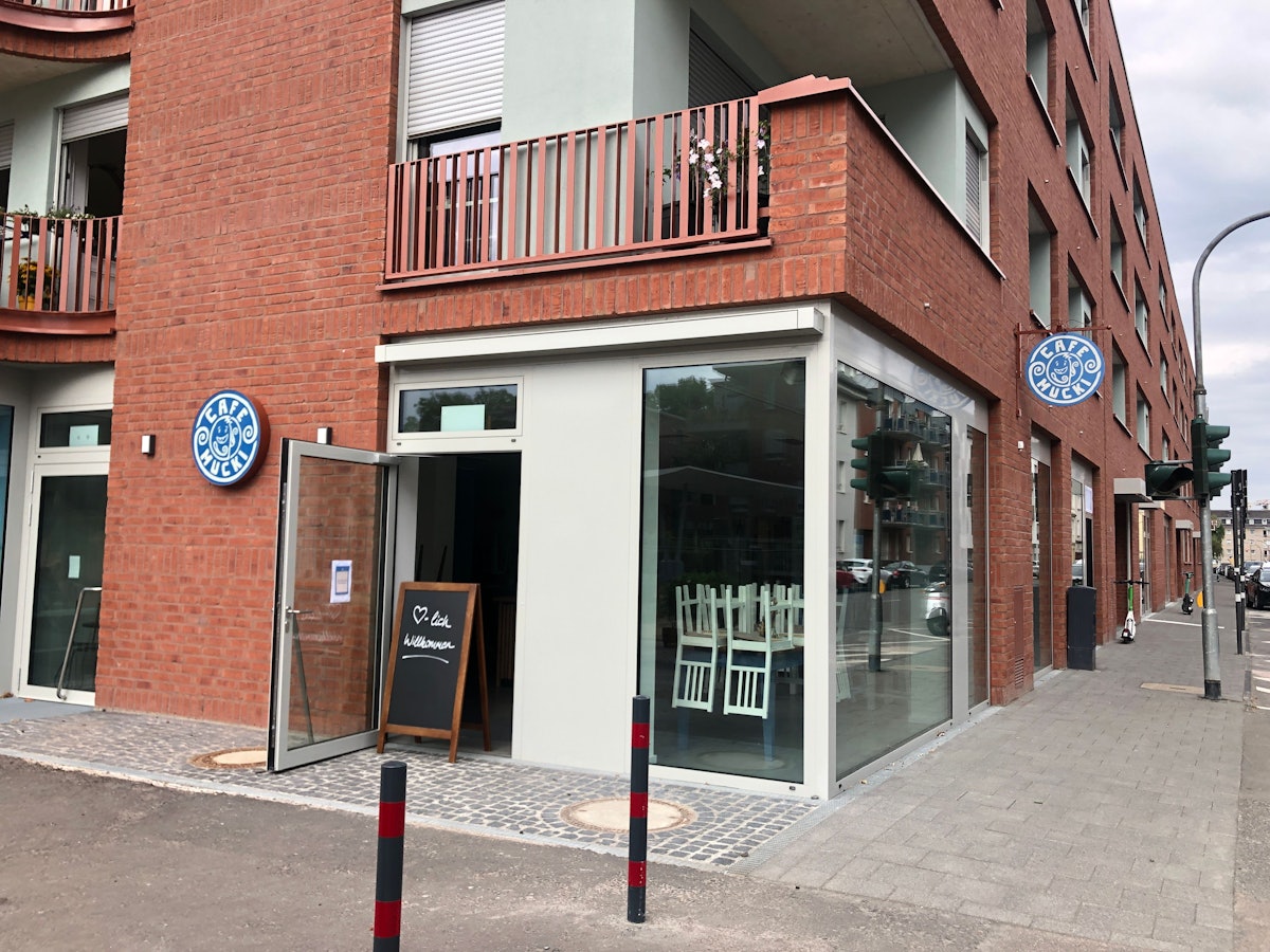 Das „Café Mucki“ in Köln-Nippes auf der Josefine-Clouth-Straße 2.
