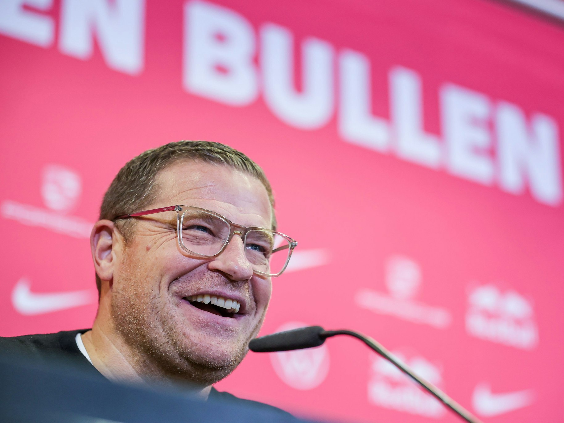 RB-Sportvorstand Max Eberl spricht anlässlich seiner Vorstellung auf einer Pressekonferenz.