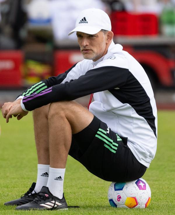 Fußball: Bundesliga, Trainingslager FC Bayern München, Abschlusstraining. Bayerns Trainer Thomas Tuchel leitet das Training. +++ dpa-Bildfunk +++