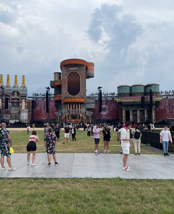 Die Mainstage des NRW-Festivals Parookaville 2023 in Weeze.
