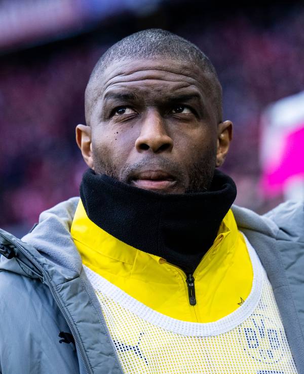 Anthony Modeste auf dem Weg zum Aufwärmen beim Spiel gegen den FC Bayern München.