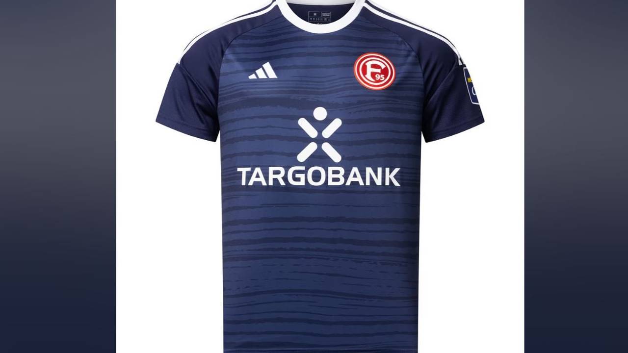 Das dunkelblaue Ausweich-Trikot von Fortuna Düsseldorf in der Saison 2023/24.