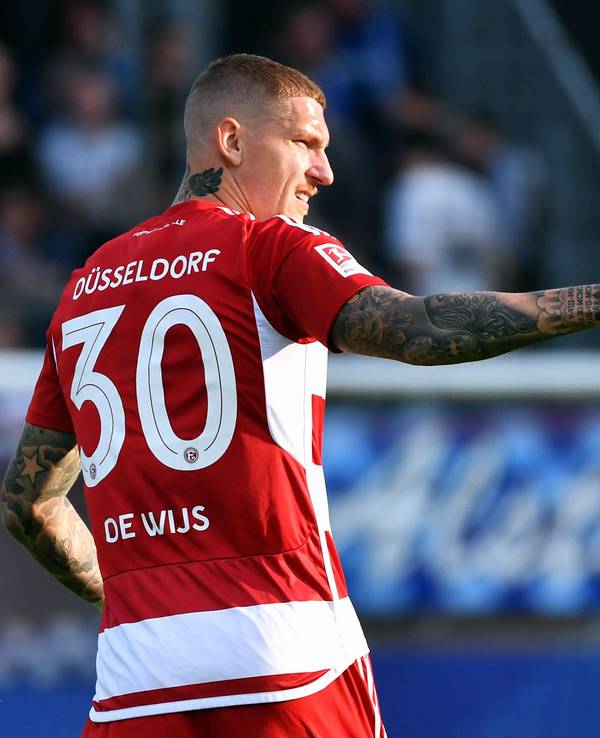 Jordy de Wijs im Trikot von Fortuna Düsseldorf.
