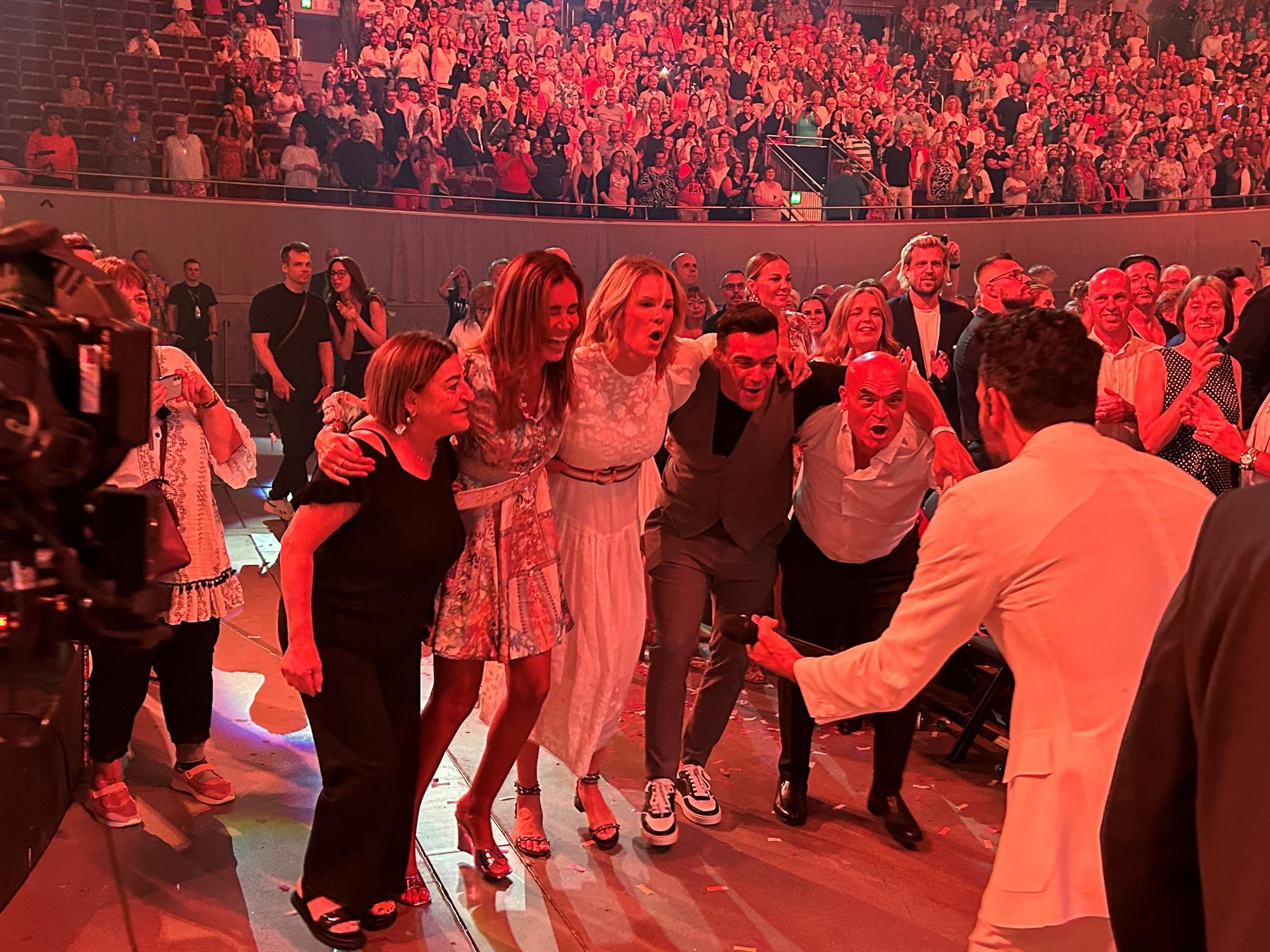 Giovanni Zarrella mit Clementina, Jana Ina, Monica Meier Ivancan, Stefano und Bruno.