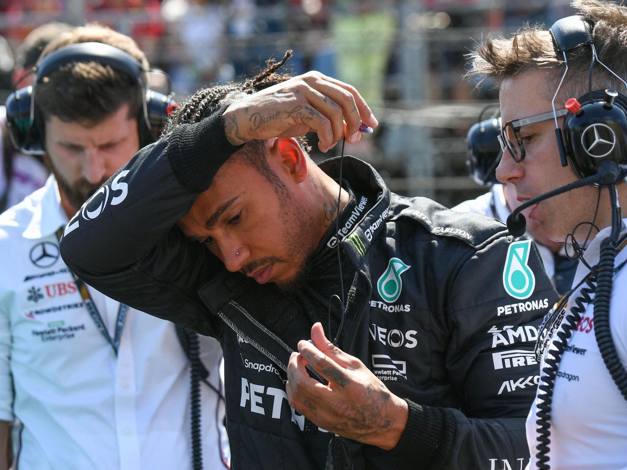Lewis Hamilton am 23. Juli 2023 vor dem Rennen auf dem Hungaroring.