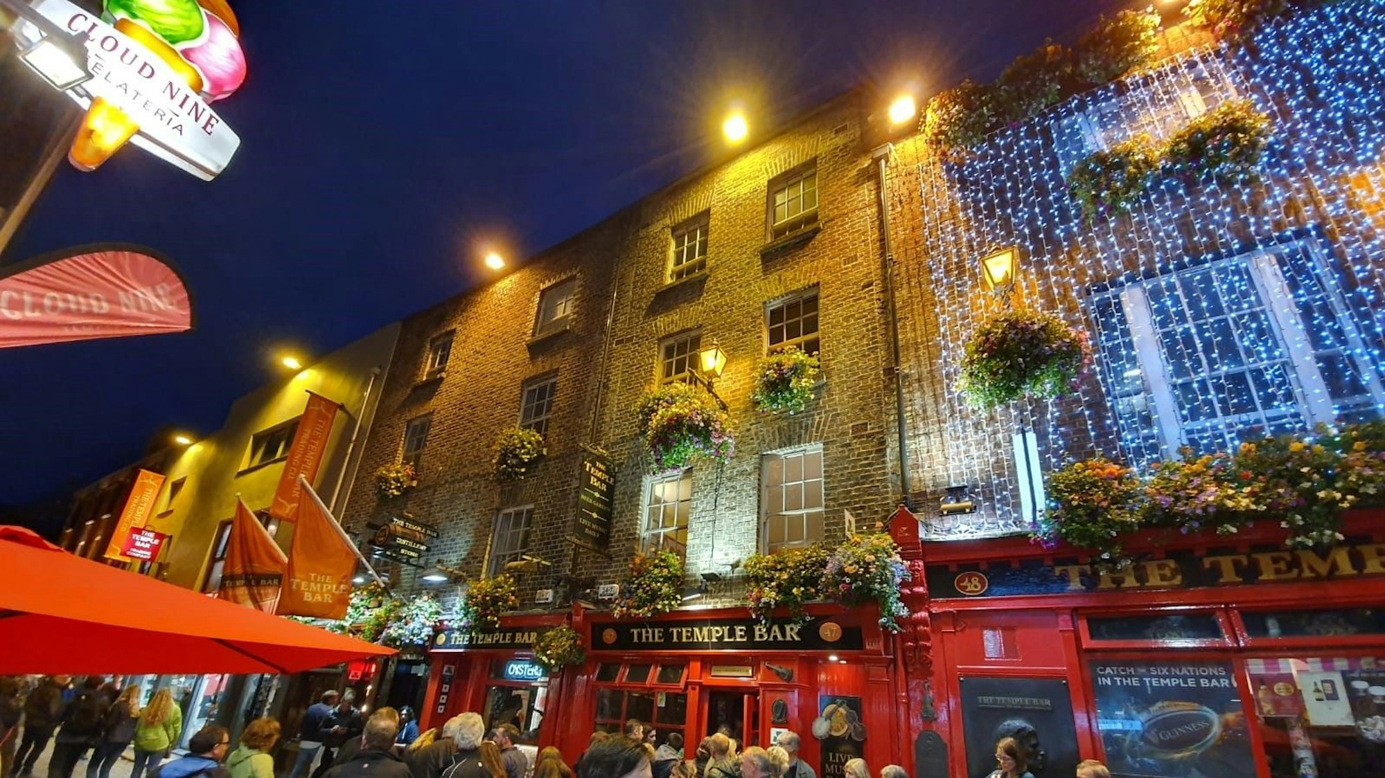 Pub in Dublin: Temple Bar, das beliebte Ausgehviertel