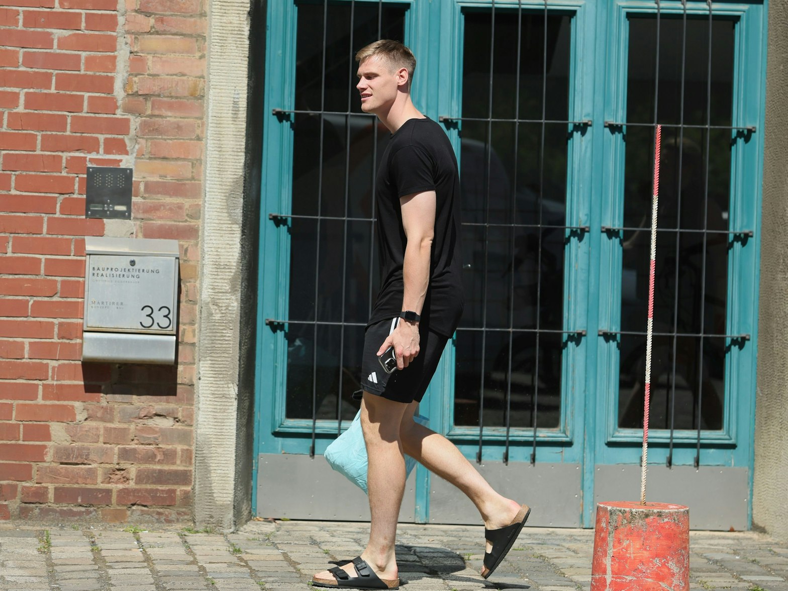 Steffen Tigges in Zivil-Klamotten.