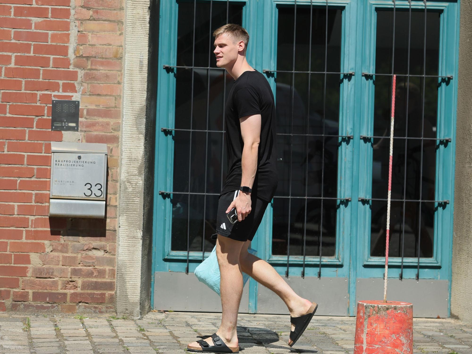 Steffen Tigges in Zivil-Klamotten.