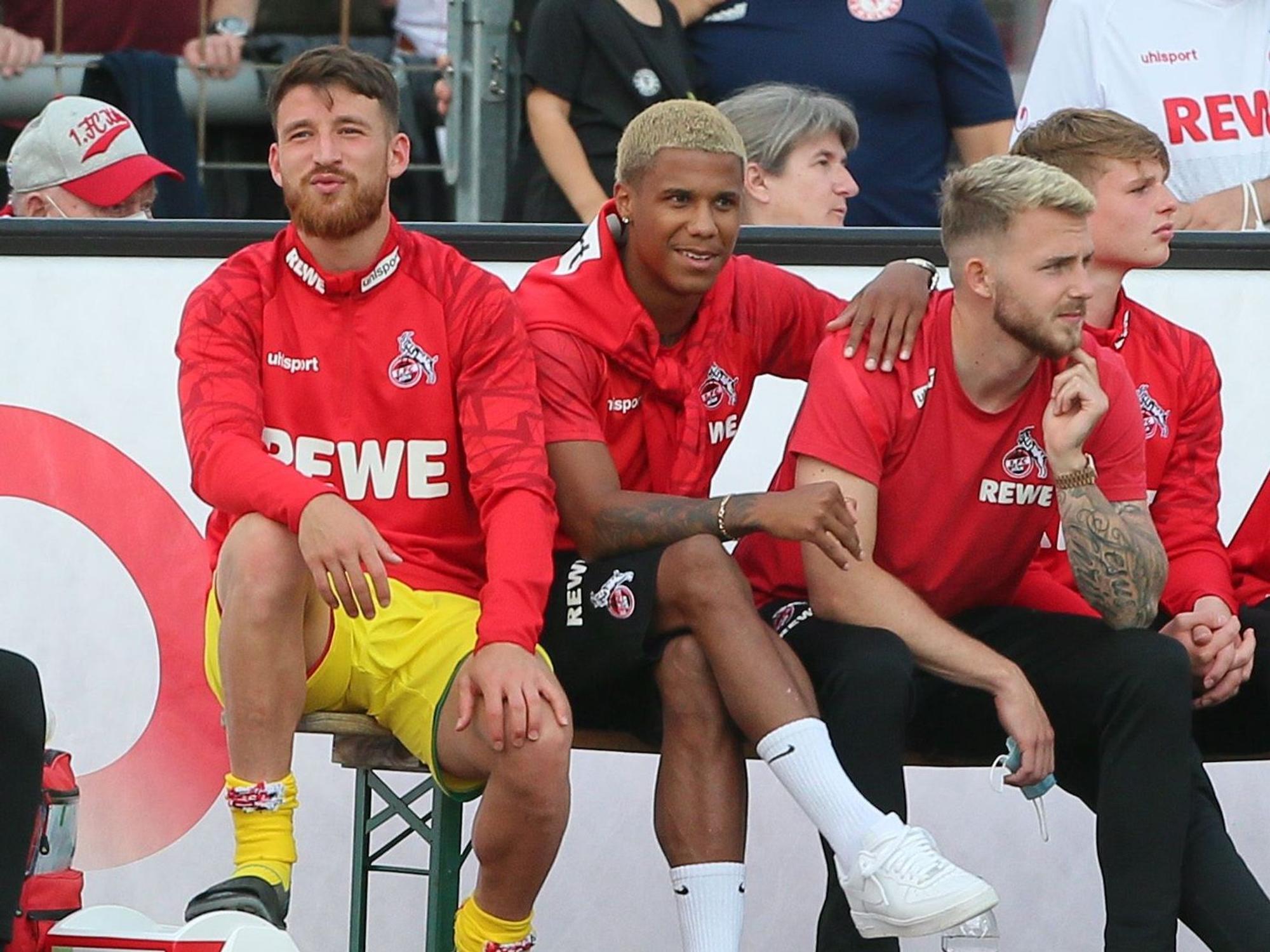 Salih Özcan, Ismail Jakobs, Jannes Horn und Jonas Urbig.