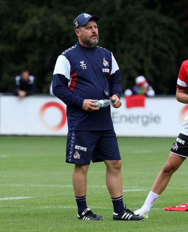 FC-Training am Geißbockheim mit Trainer Steffen Baumgart (li.) und Mark Uth.