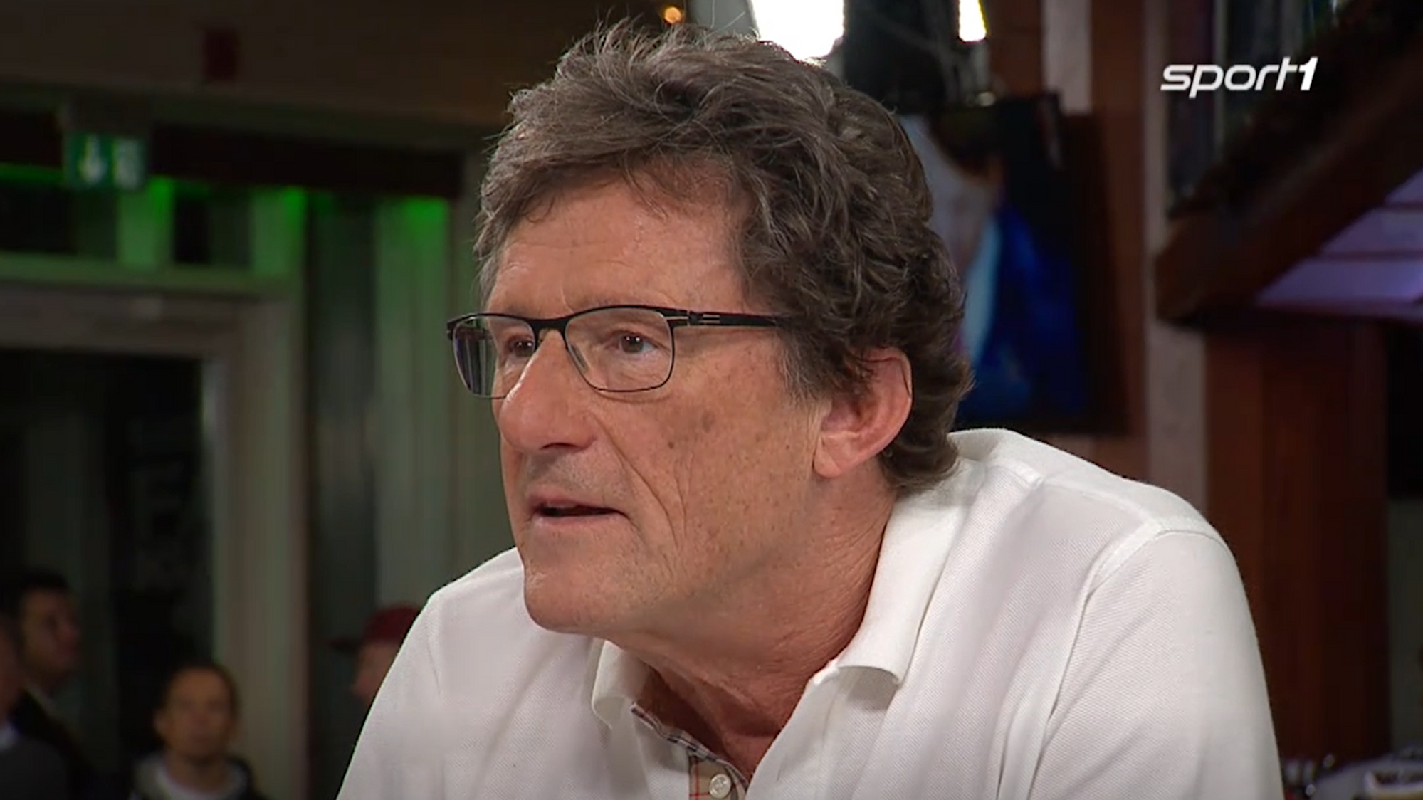 Thomas Herrmann spricht in der Runde beim Sport1-Fantalk.
