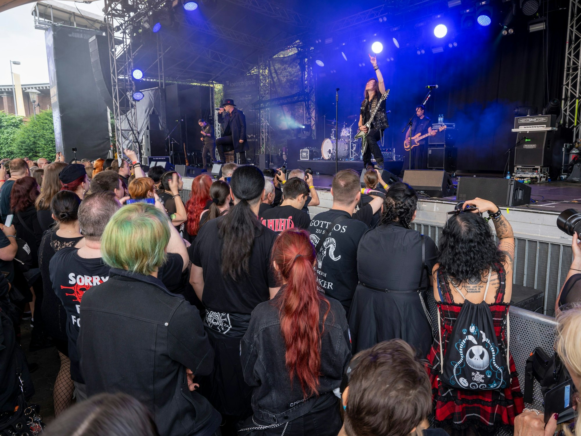 Blick auf die Hauptbühne am Tanzbrunnen.