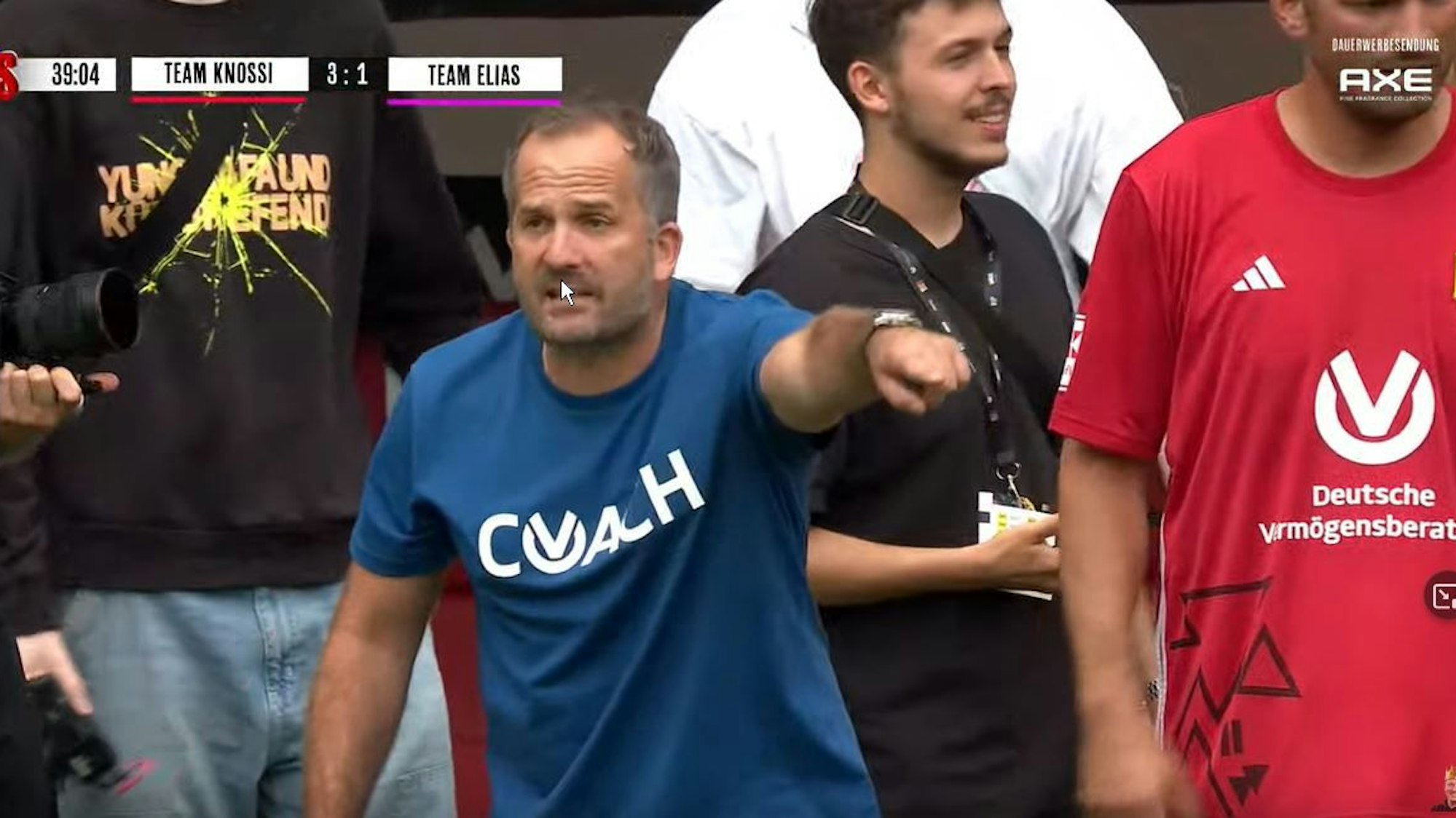 Manuel Baum an der Seitenlinie.