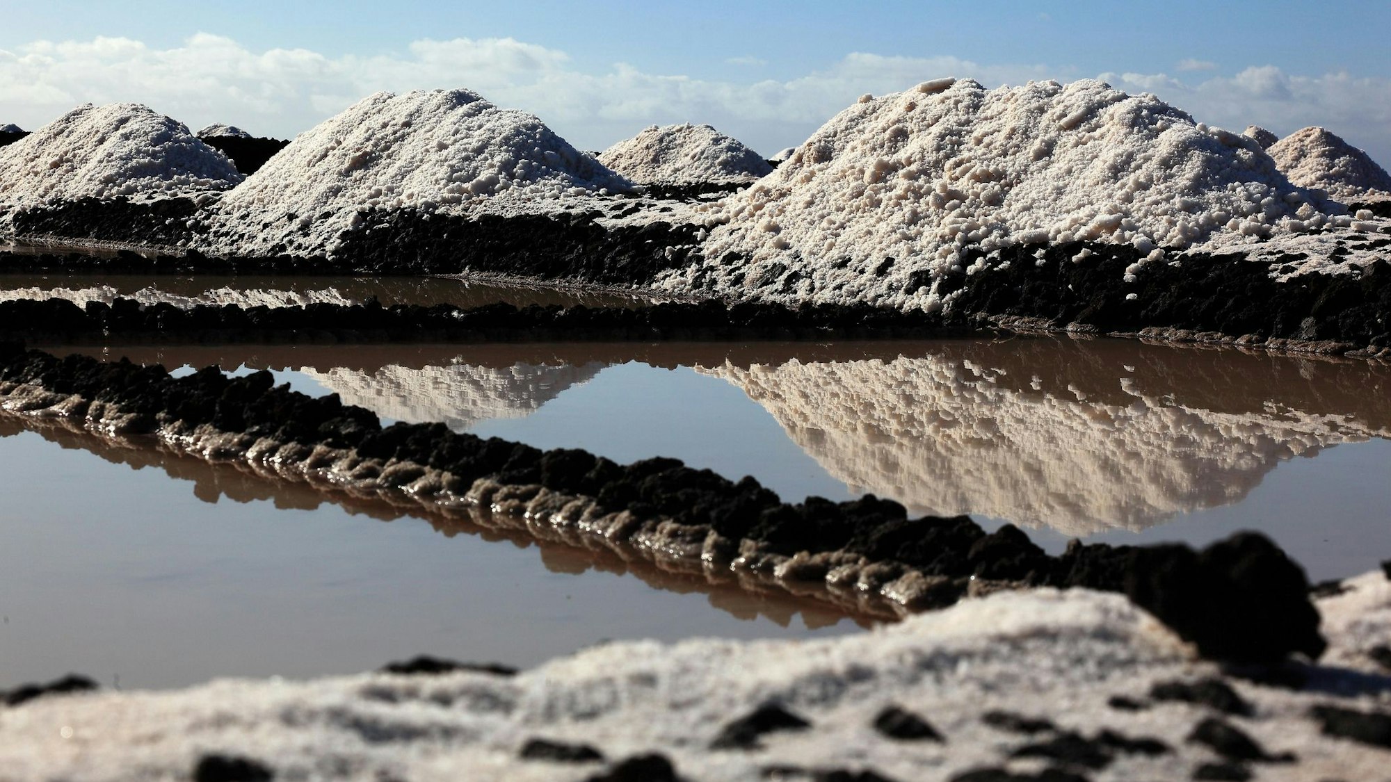 Auf dem Foto sieht man die Salinen von Fuencaliente.