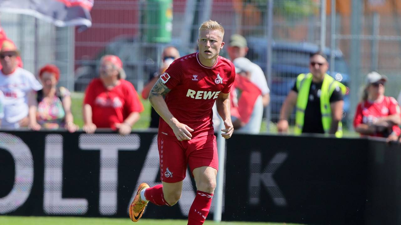 Kristian Pedersen läuft mit dem Ball.