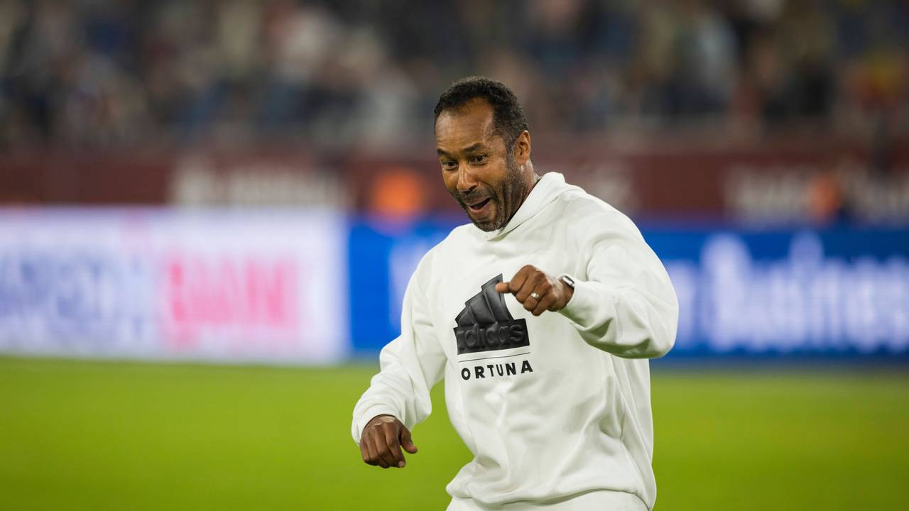 Daniel Thioune jubelt nach einem Sieg von Fortuna Düsseldorf.