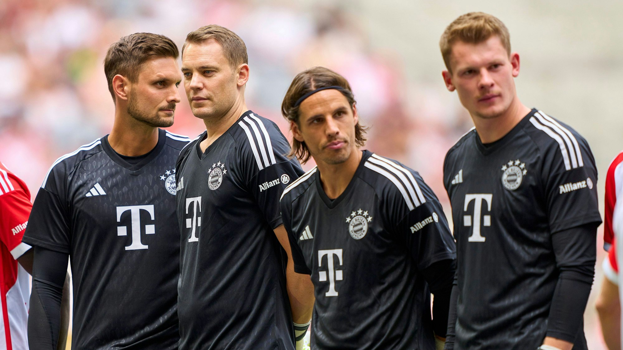 Bei der Teampräsentation der Bayern stehen die Torhüter Sven Ulreich (v.l.n.r.), Manuel Neuer, Yann Sommer und Alexander Nübel nebeneinander.