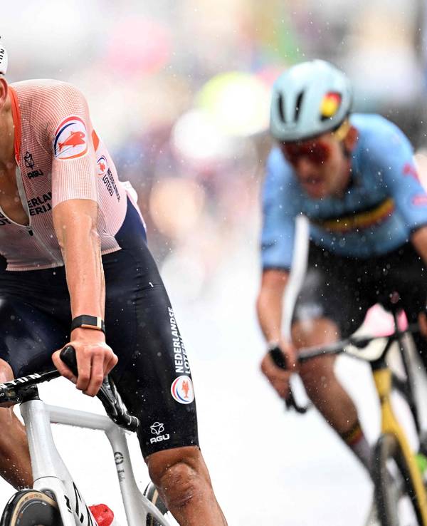 Mathieu van der Poel (l) in Aktion.