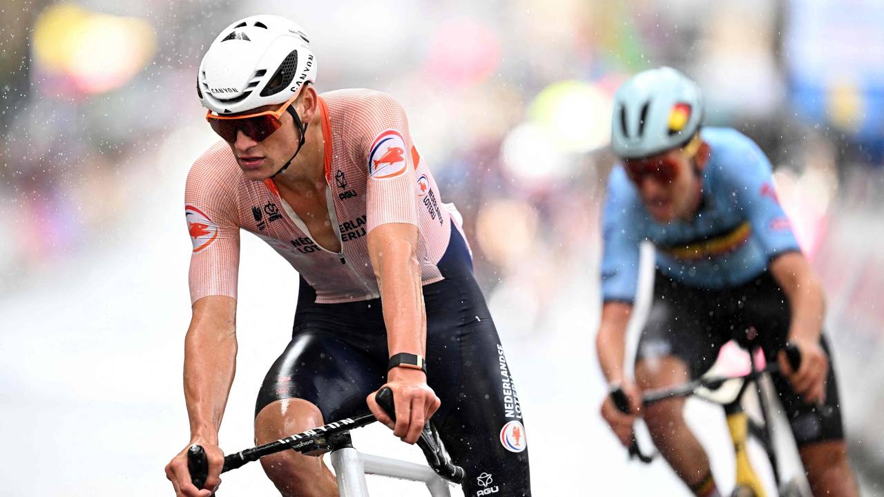 Mathieu van der Poel (l) in Aktion.