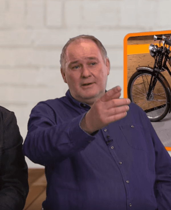 Waldi redet mit Sven Deutschmanek.