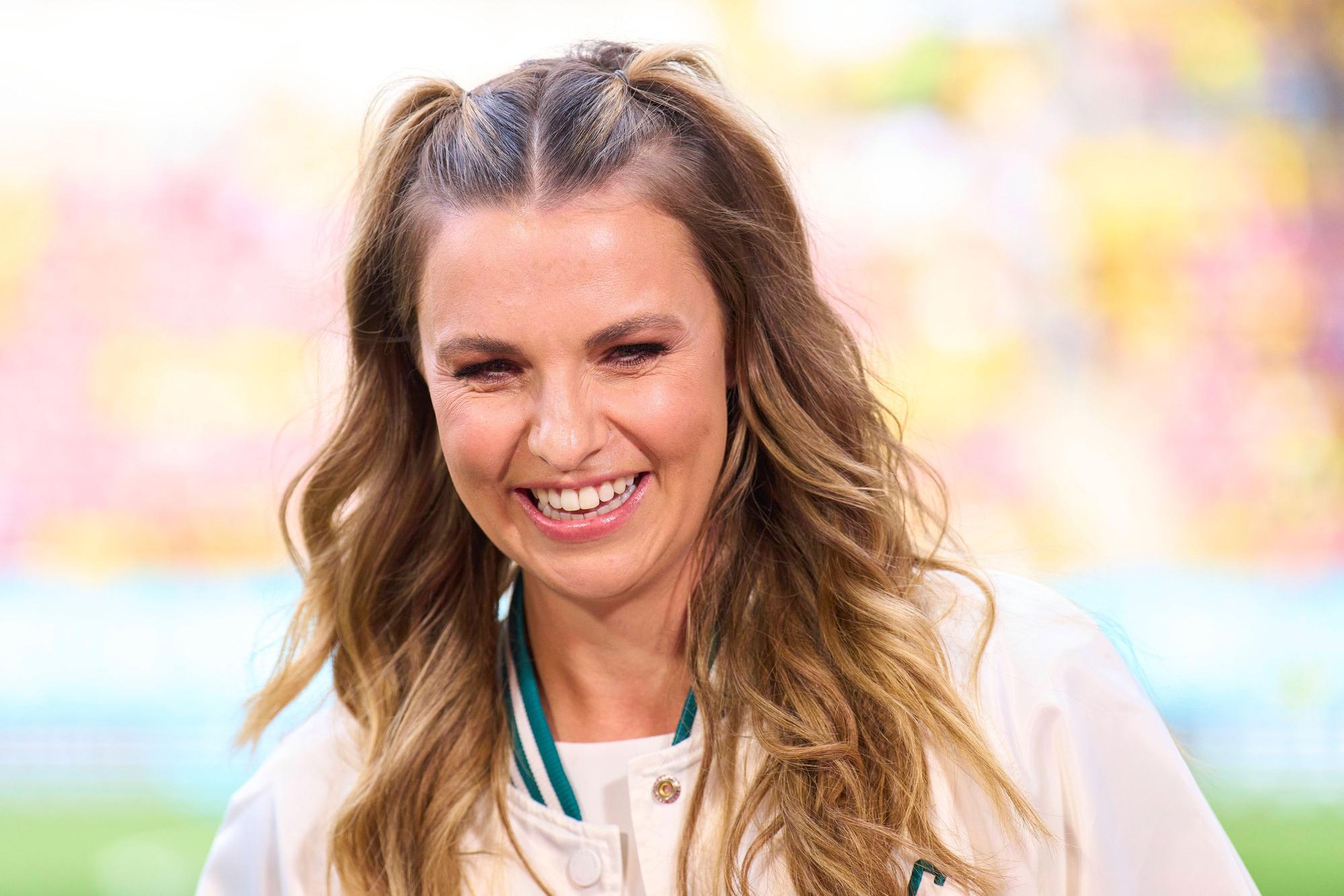 laura-wontorra-was-ist-nur-mit-ihren-beinen-los-express