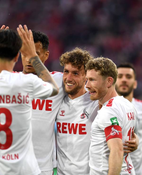 Die FC-Profis jubeln über ein Tor gegen den FC Nantes.