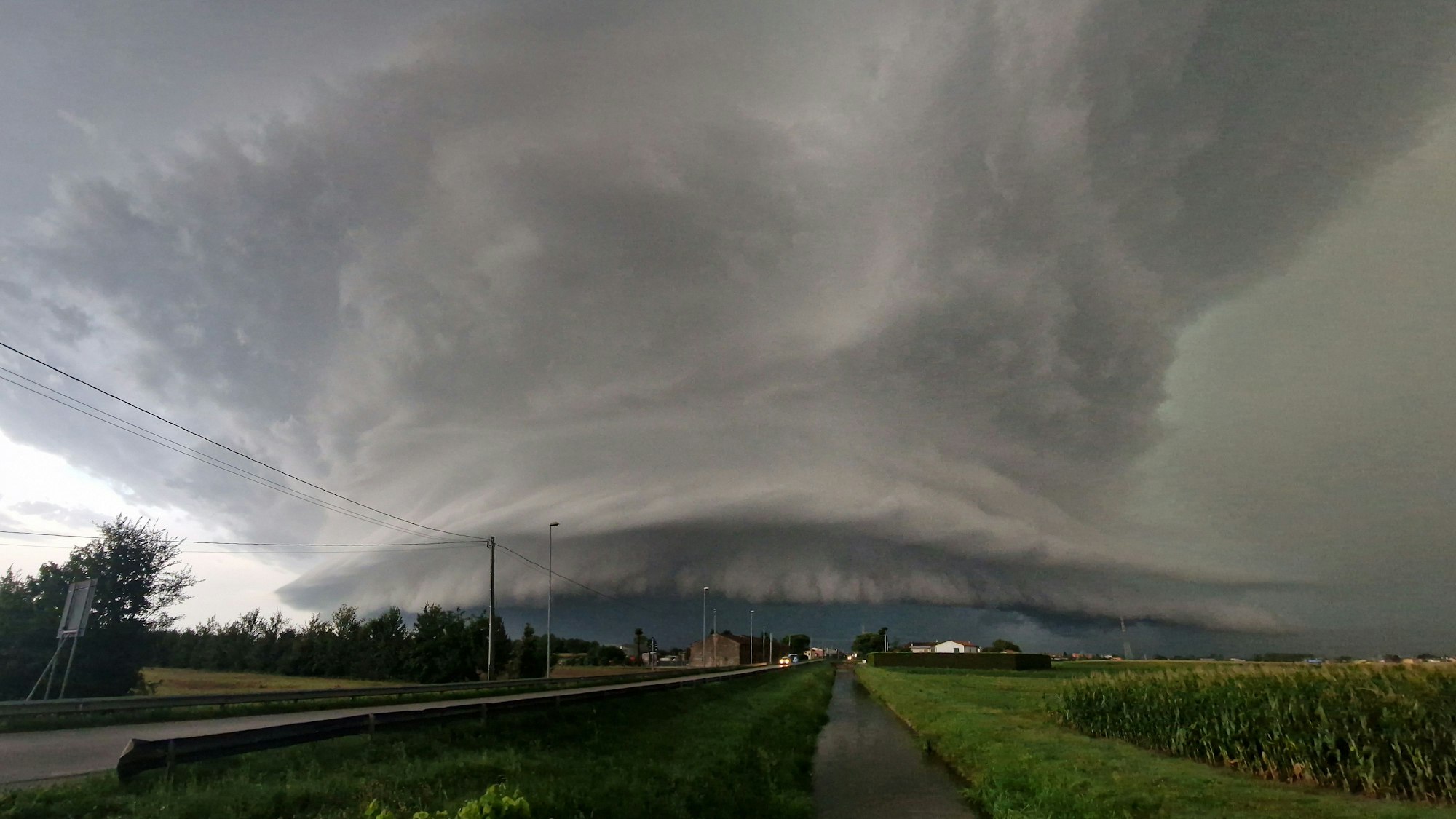Eine Unwetterzelle zieht Ende Juli über Venedigs Stadtteil Mestre.