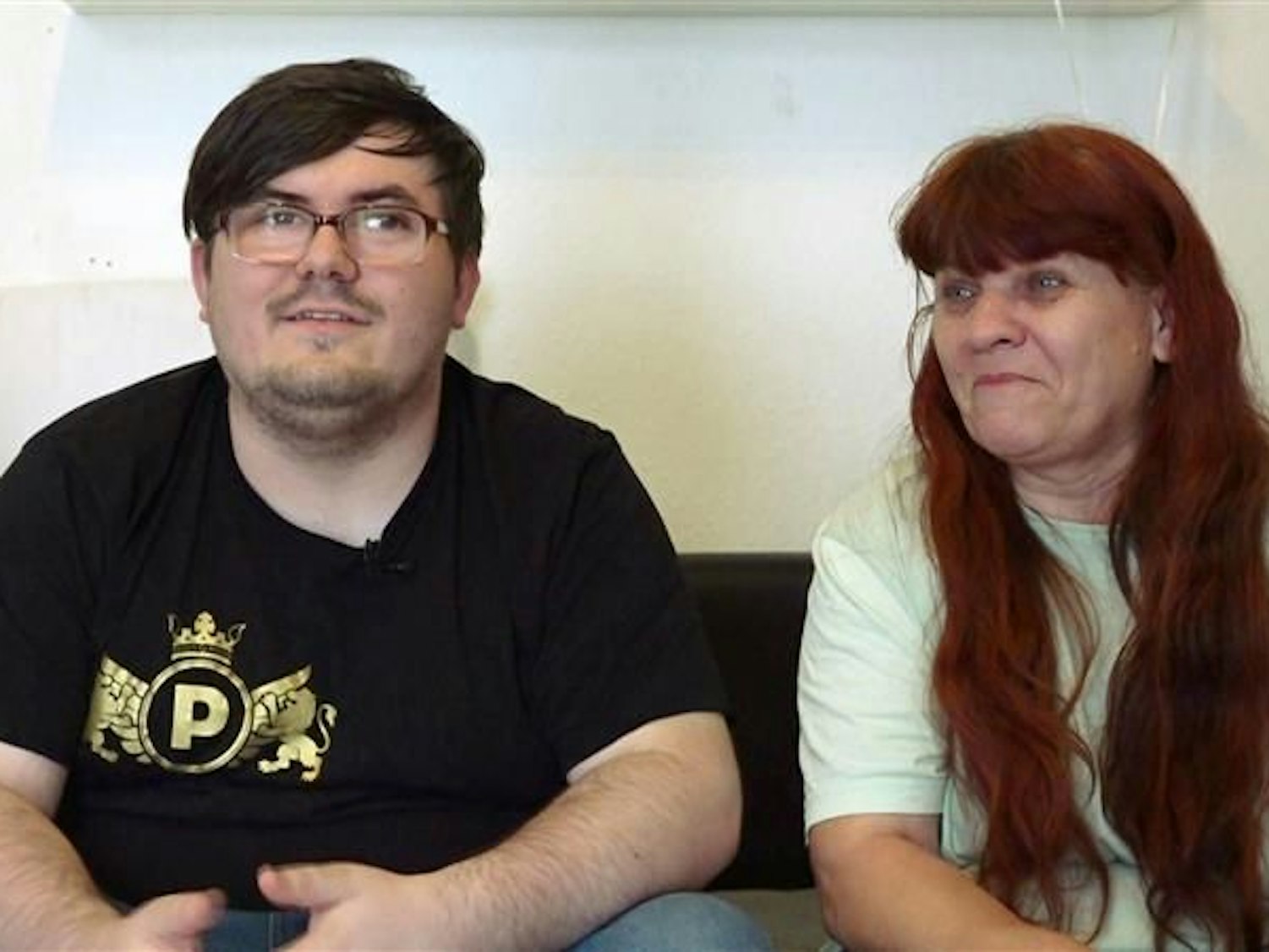 Pascal und Mutter Petra geben ein Interview.