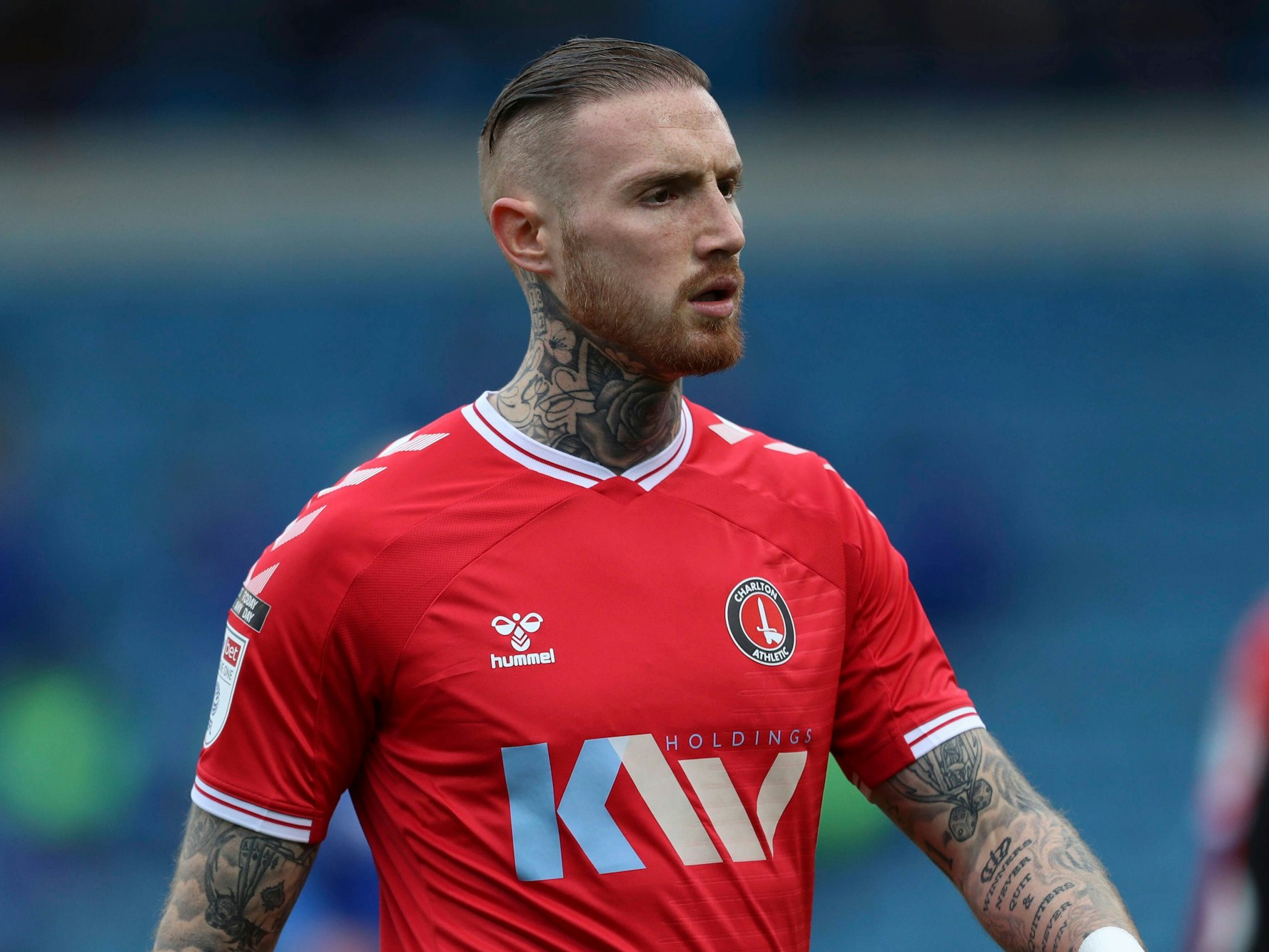 Marcus Maddison im Trikot von Charlton Atheltic.