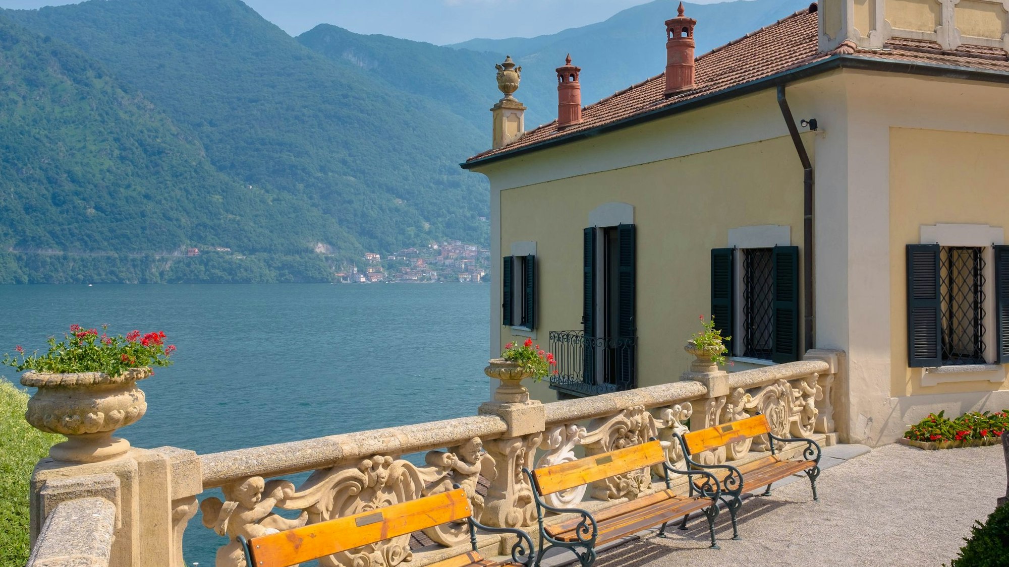 Blick von der Villa auf den Comer See.