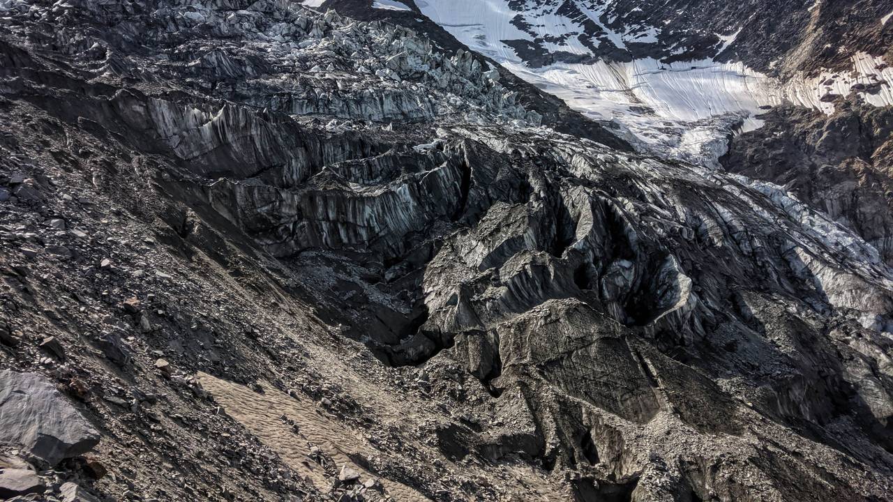 Blick auf den Berg und den Bionnassay Gletscher.