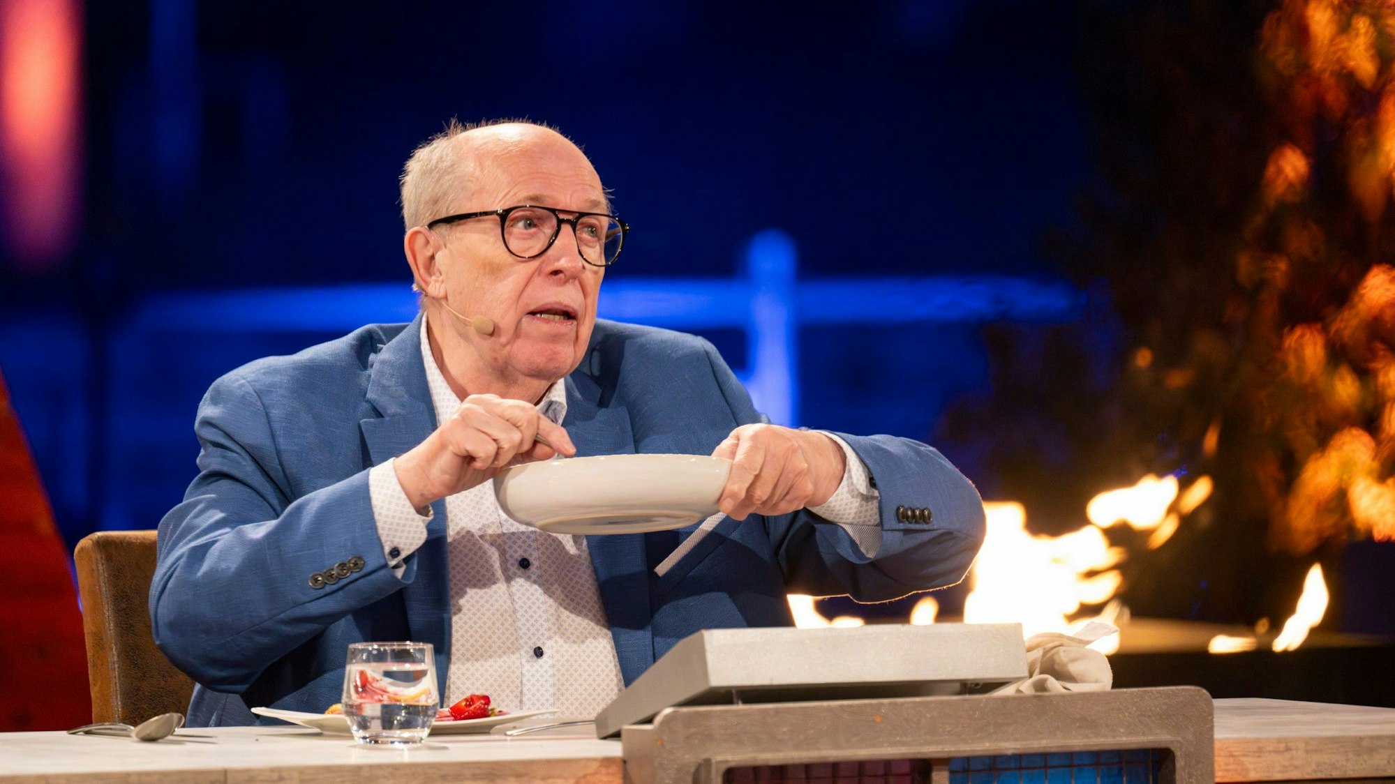 Reiner Calmund
in der Jury von Grill den Henssler.