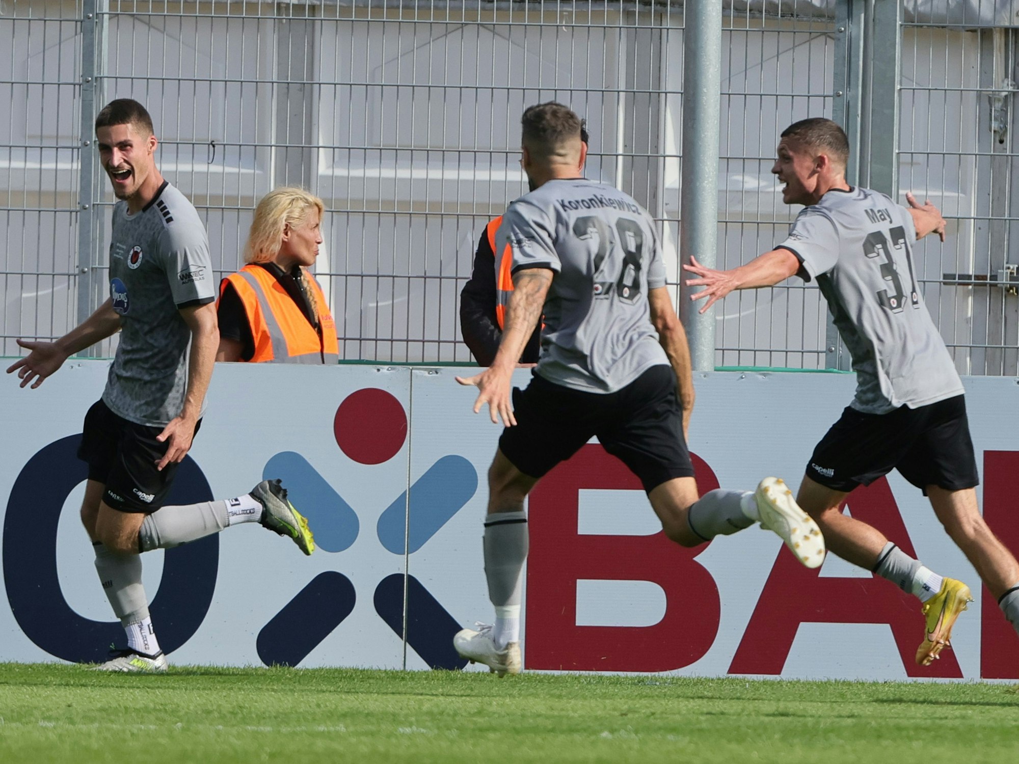 Torschütze Donny Bogicevic, Patrick Koronkiewicz, Niklas May (Viktoria Köln)