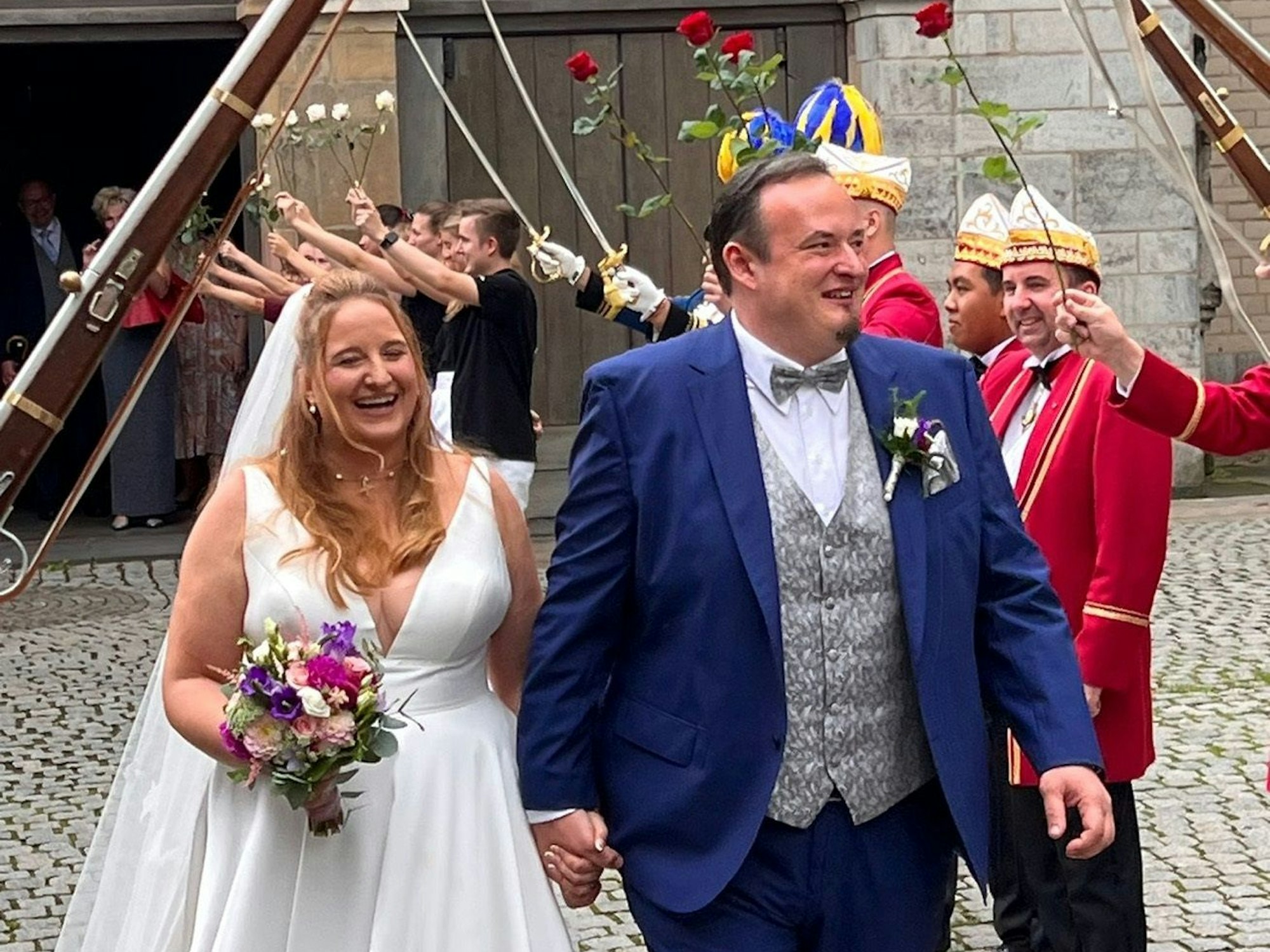 JTI-Manager Hendrik Biergans und Inga nach der Trauung.