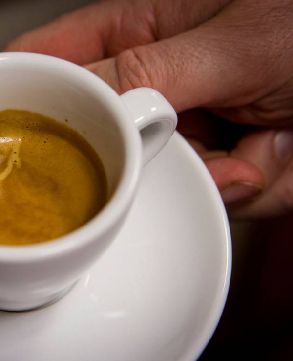 Espresso steht in Rödermark (Hessen) in einer Tasse fertig zum Genießen da.