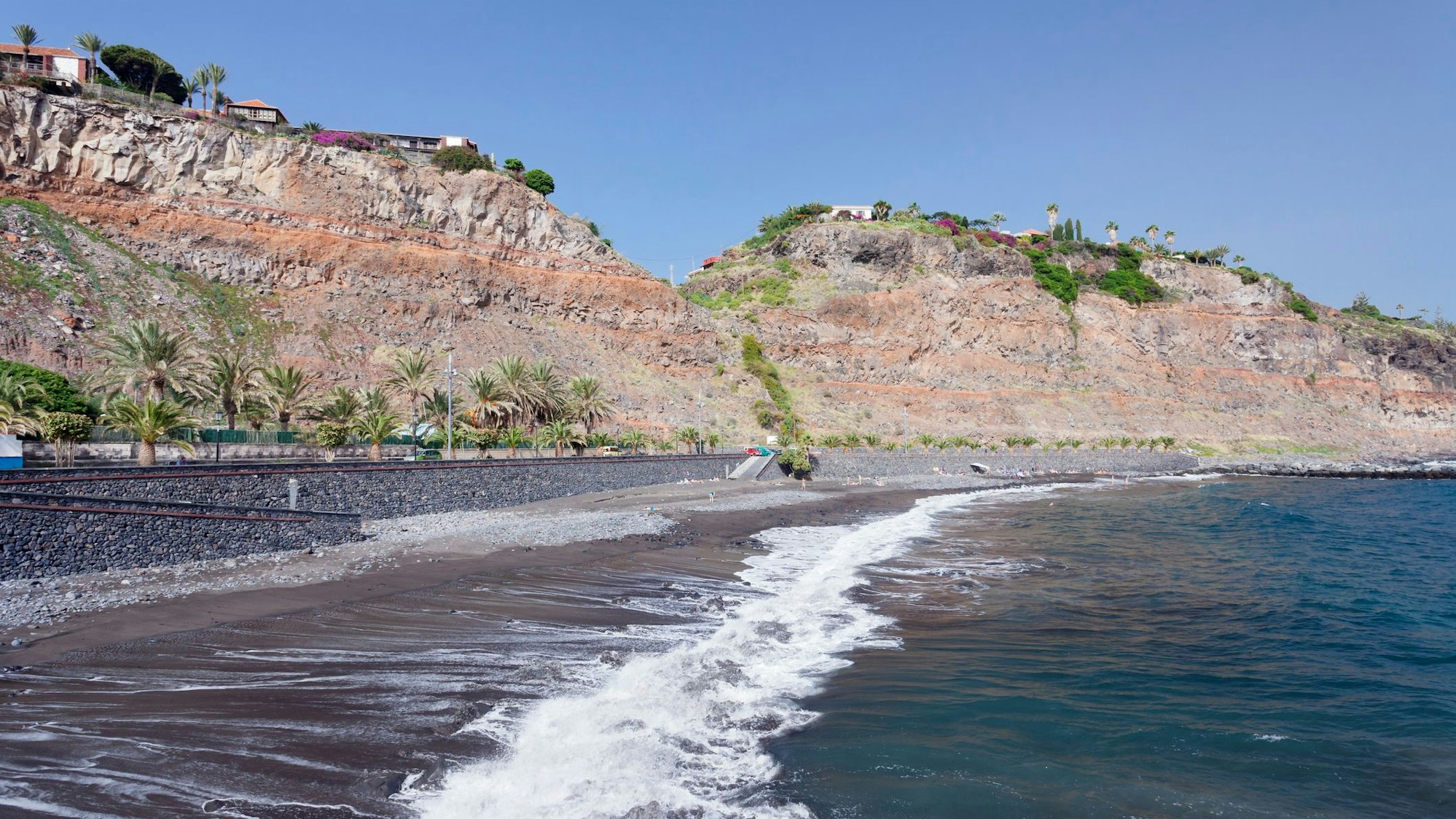 Auf dem Foto sieht man die Playa de la Cueva.