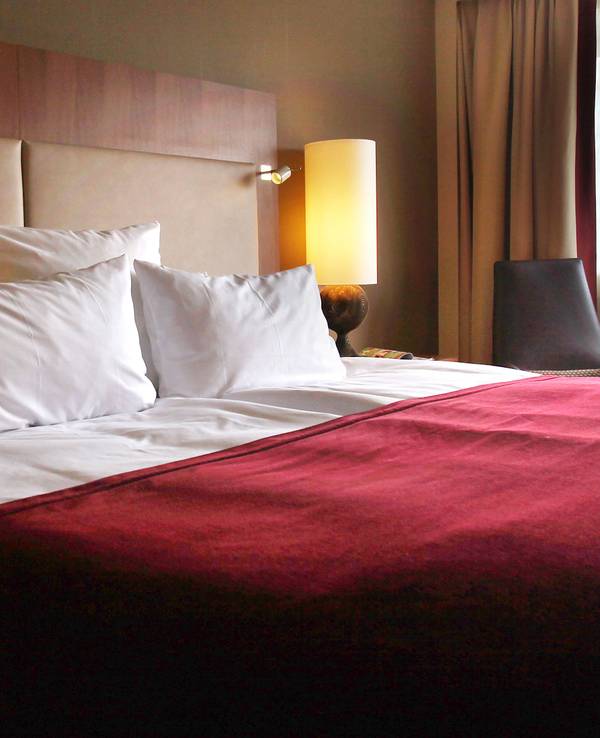Ein Hotelbett in Köln