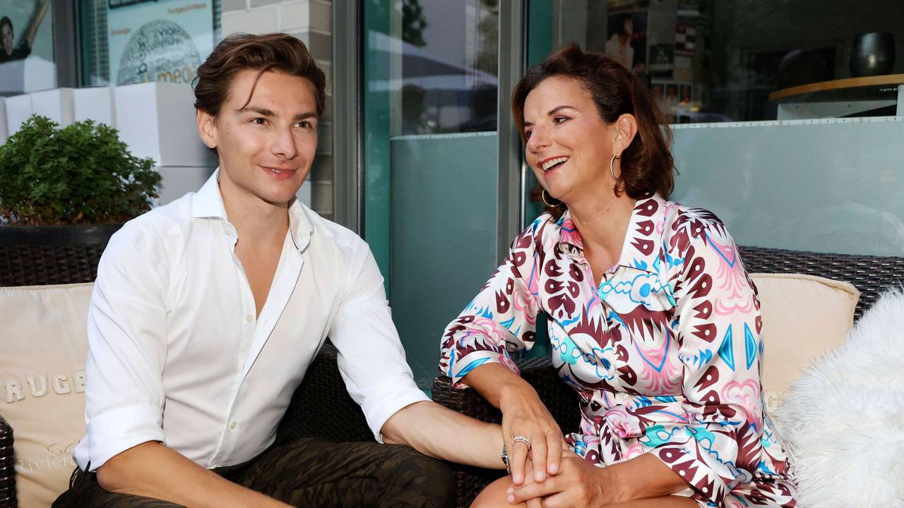 Claudia Obert mit Partner Max Suhr bei der Re-Opening Party des Restaurants Casse-Croute in der Neustadt.