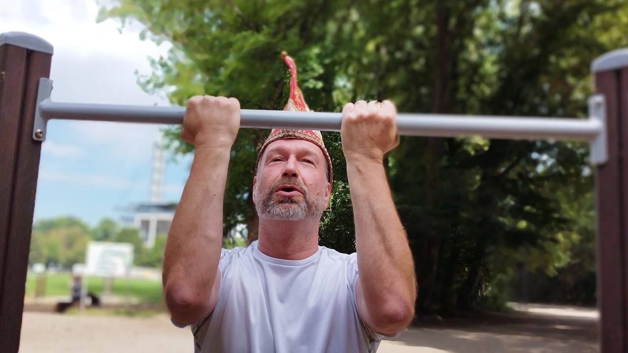 Volker Weininger trainiert auf dem Trimm-dich-Pfad.