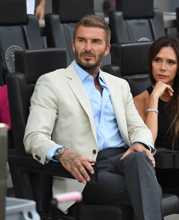 David Beckham, Victoria Beckham und Harper Beckham sitzen im Juli 2023 im Stadion von Inter Miami.