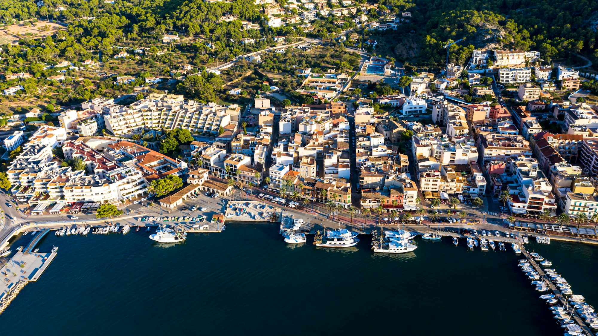 Andratx auf Mallorca aus der Vogelperspektive.
