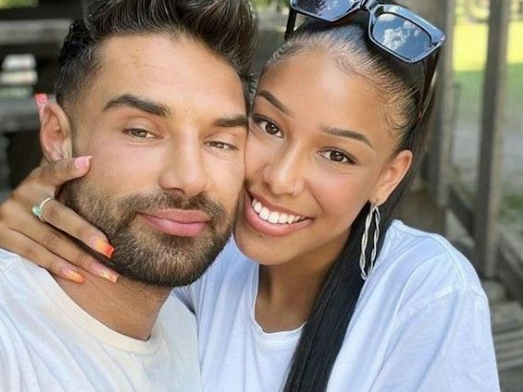 Aleksandar Petrovic und Vanessa Nwattu auf einem Selfie.