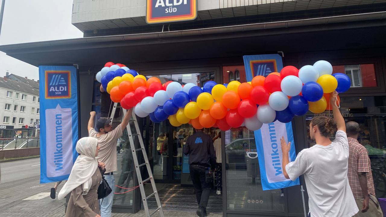 In Köln-Ehrenfeld hat am Donnerstag (17. August 2023) Kölns kleinste Aldi-Filiale eröffnet.
