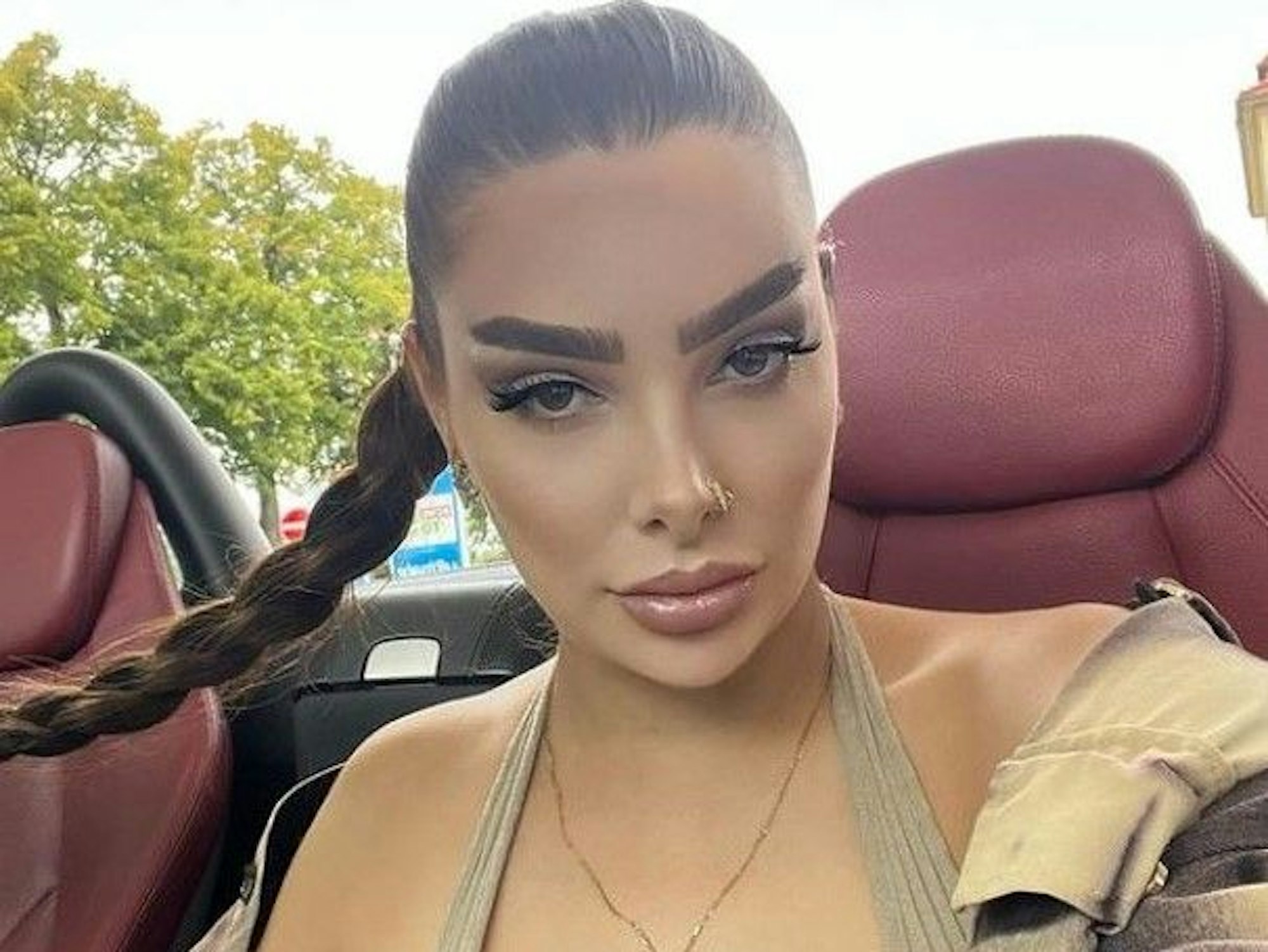 Natalie Gaus posiert für ein Selfie.