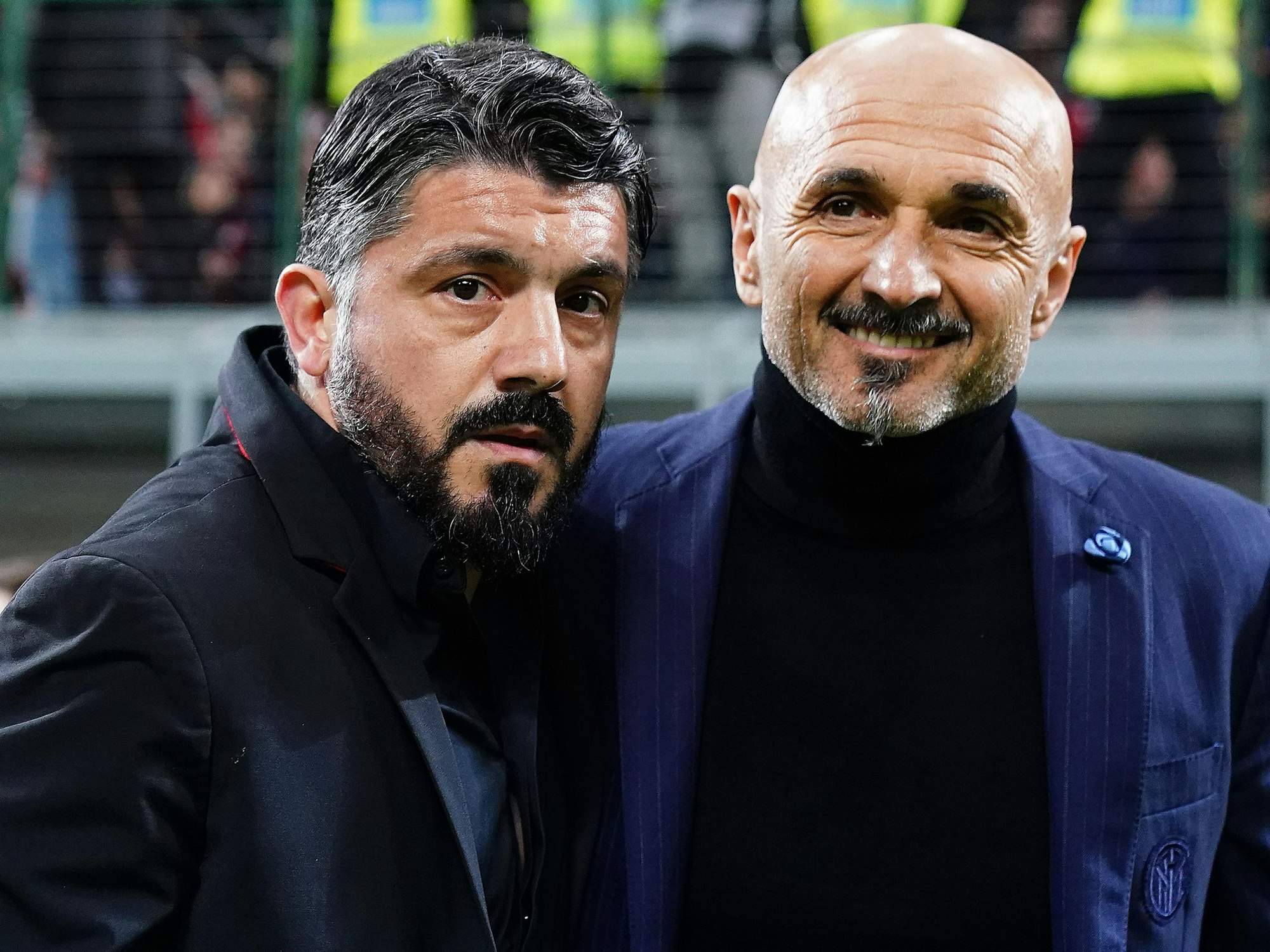 Gennaro Gattuso, Trainer von AC Mailand, und Luciano Spalletti, Trainer von Inter Mailand, umarmen sich vor dem Spiel am 17. März 2019.