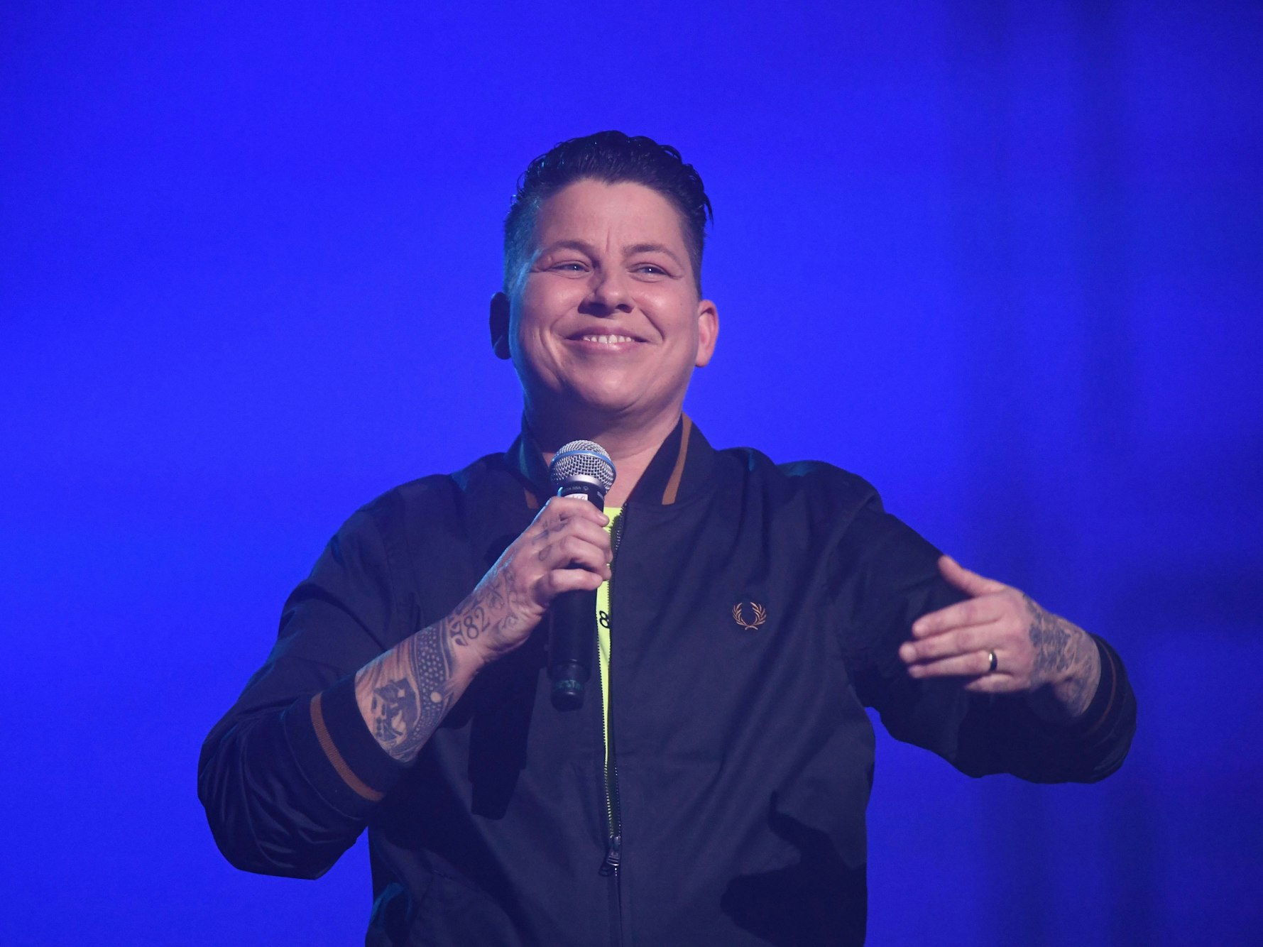 Kerstin Ott lächelt.