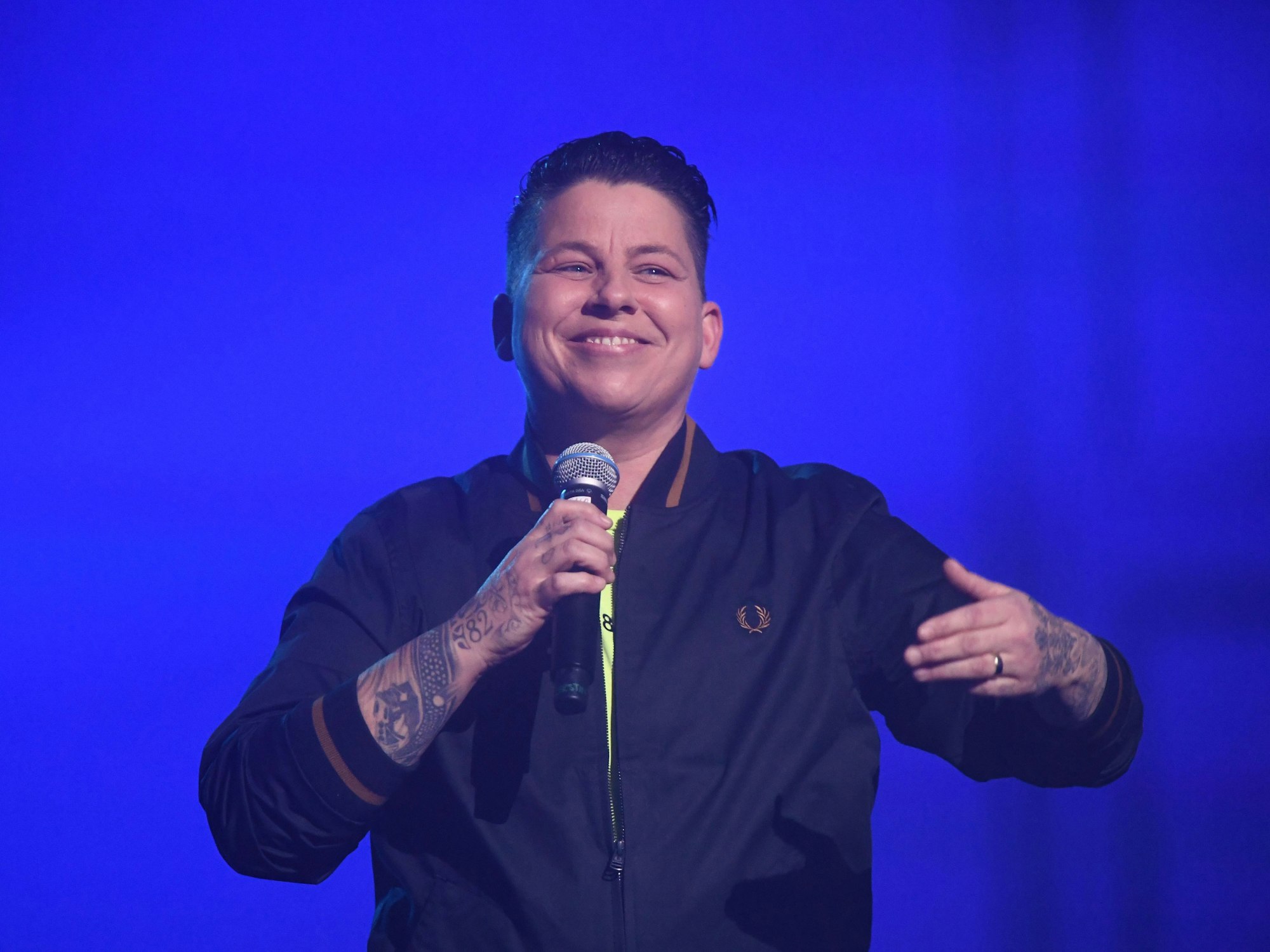 Kerstin Ott lächelt.