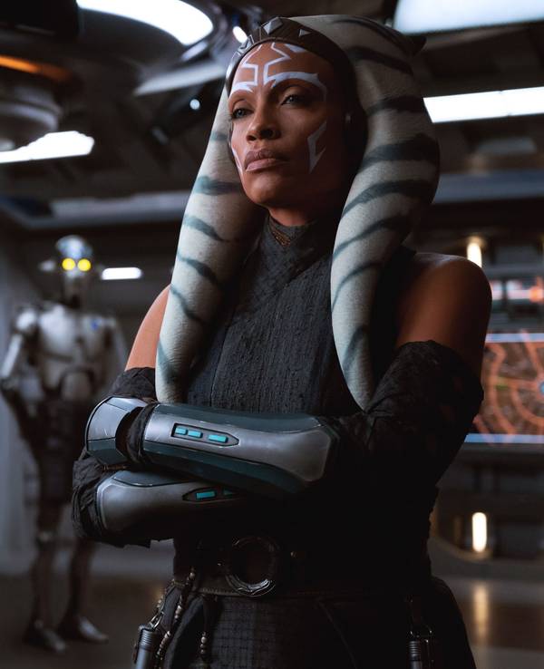 Hera Syndulla (Mary Elizabeth Winstead) and Ahsoka Tano in den Disney+-Serie Ahsoka (ab 23.8.23)